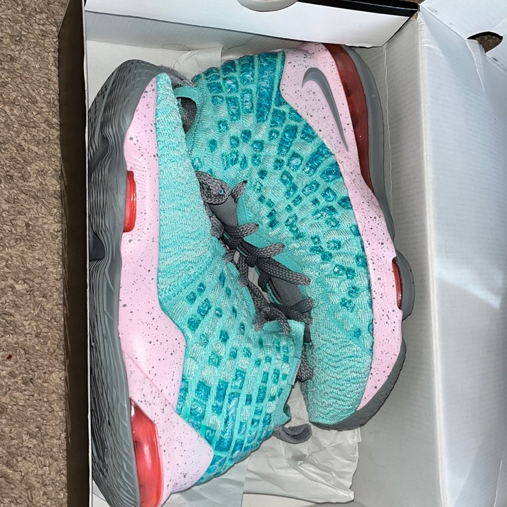 Lebron XVII